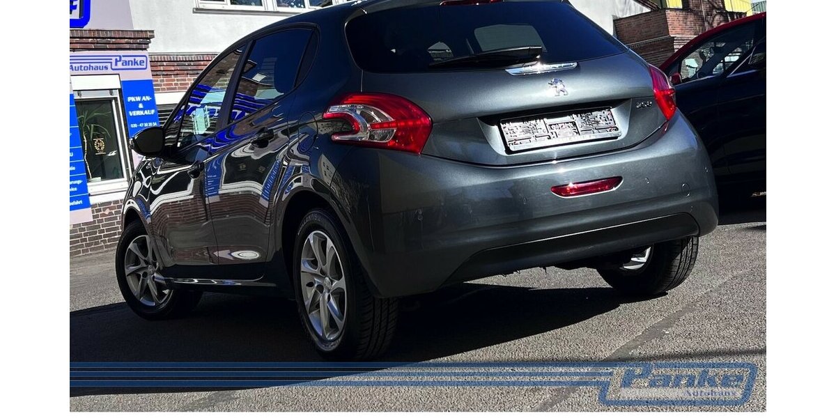 Peugeot 208 Style 1.2*SHZ*5trg*PDC*Klima*Blueto*Tempo* 73.611 km 7.980 € Berlin 13187