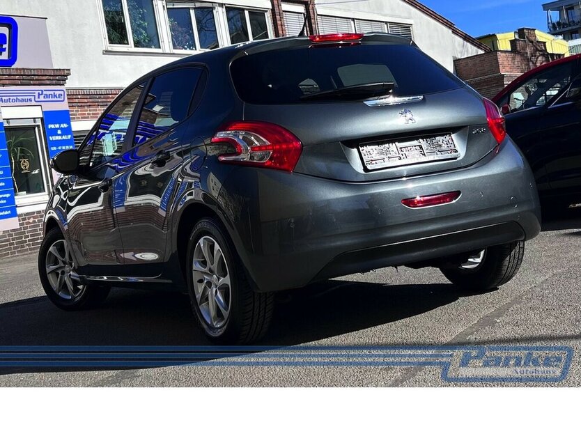 Peugeot 208 Style 1.2*SHZ*5trg*PDC*Klima*Blueto*Tempo* 73.611 km 8.490 € Berlin 13187