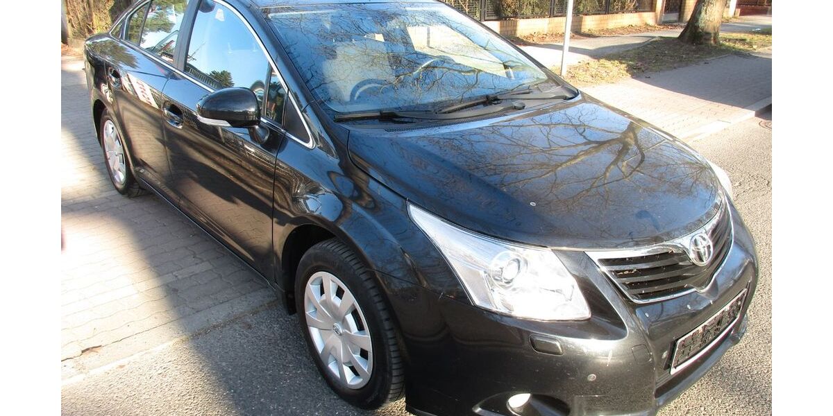 Toyota Avensis 268.000 km 2.450 &euro; Berlin 12357