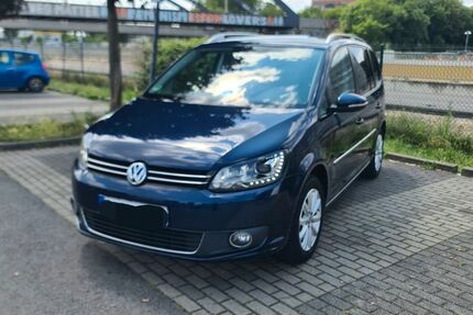 VW Touran 177.051 km 11.300 &euro; Berlin 12055