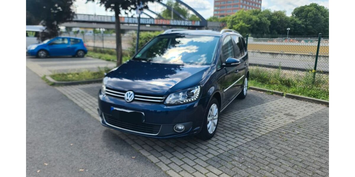 VW Touran 177.051 km 11.300 &euro; Berlin 12055
