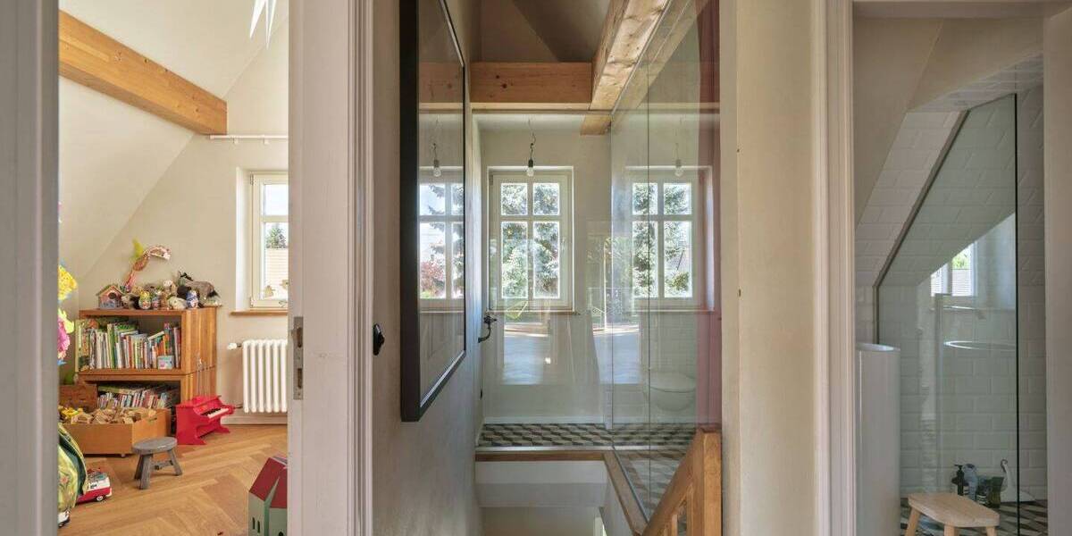 Einzigartiges Einfamilienhaus in Rosenthal - Altbau-Charme trifft modernstes Innenleben 6 zimmer