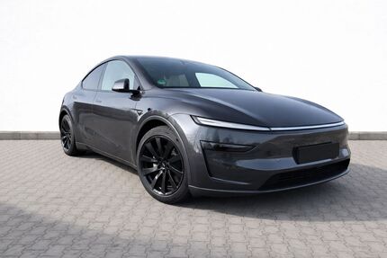 Tesla Model Y 16.487 km 53.999 &euro; Berlin 13051