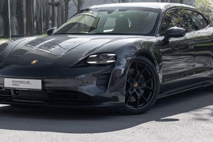 Porsche Taycan 10.227 km 82.930 &euro; Berlin 10587