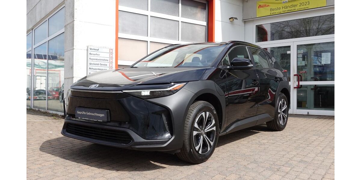Toyota bZ4X 3.997 km 33.900 &euro; Dahlwitz Hoppegarten 15366