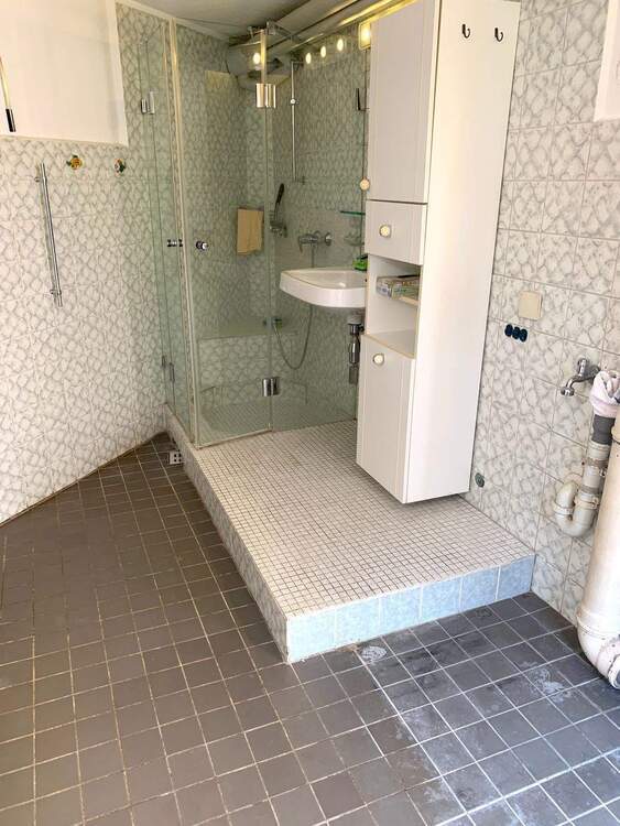 Architektonisches Highlight: Wohnen u. Arbeiten unter einem Dach in getrennten Einheiten, hell u. mit außergewöhnlichem Grundriss!