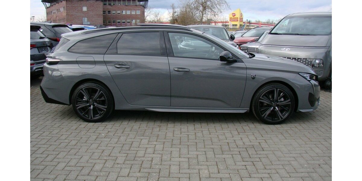 Peugeot 308 1.5 BlueHDi GT Premium ACC LED AHK Pano Focal 14.551 km 27.980 &euro; Falkensee 14612