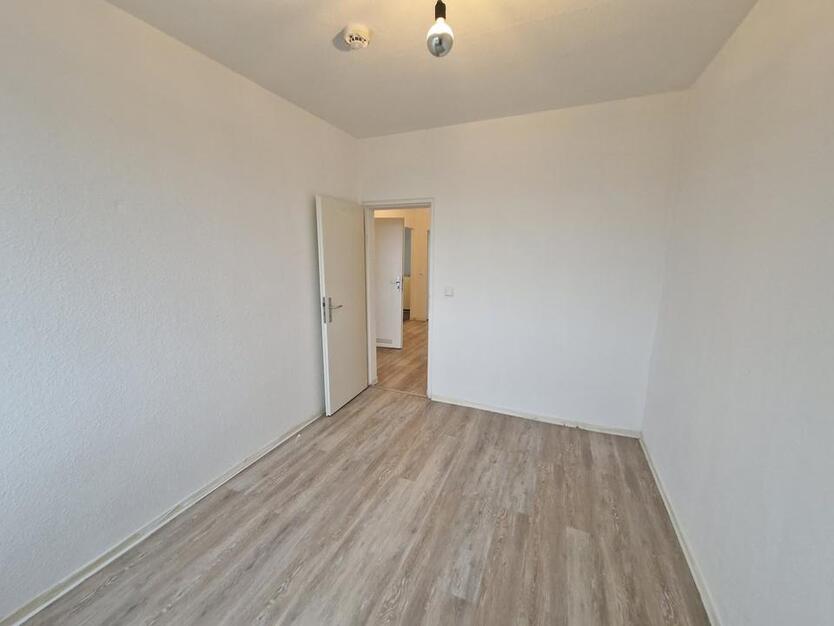 Hier oben lässt's sich leben - eure 3-Zimmer-Wohnung mit Balkon wartet! zimmer