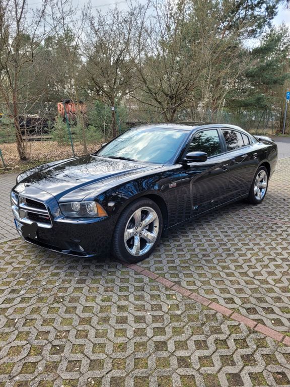 Dodge Charger 111.000 km 17.500 € Birkenwerder 16547