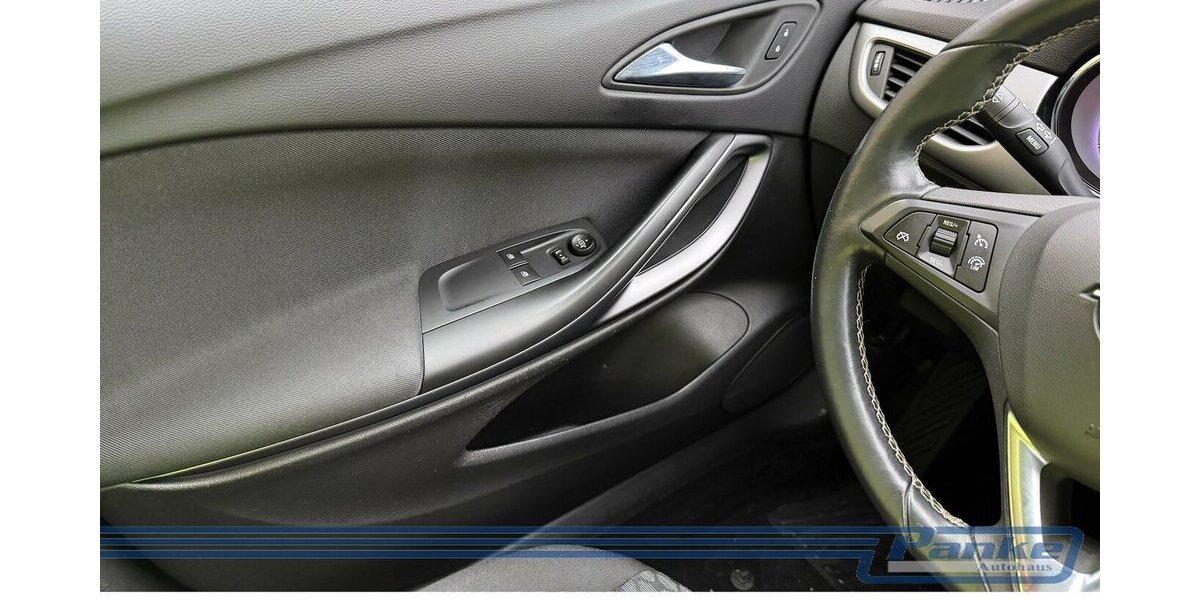 Opel Astra Selection*Tempo*SHZ*Ambiete*SR+WR* 36.084 km 8.890 &euro; Berlin 13187