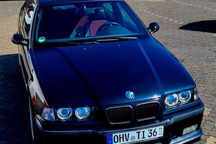 BMW 323