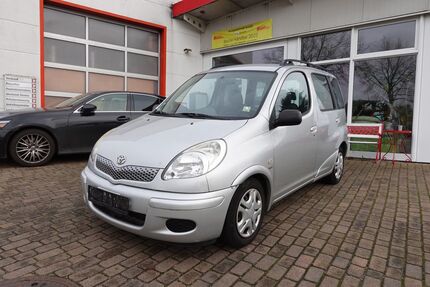 Toyota Yaris 215.559 km 2.900 &euro; Dahlwitz Hoppegarten 15366