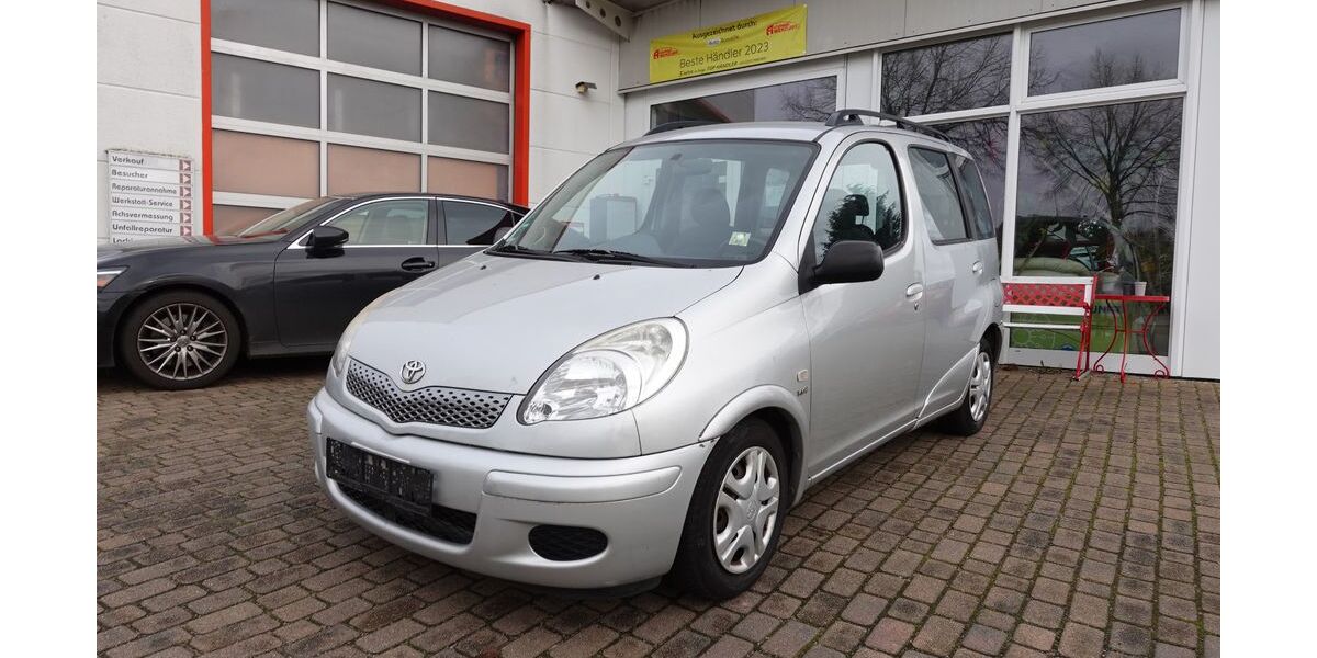 Toyota Yaris 215.559 km 2.900 &euro; Dahlwitz Hoppegarten 15366