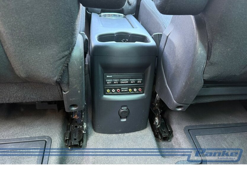 Peugeot 5008 1.6 155 THP Family plus*7Sitz*HUD*Pano*NAV* 143.915 km 7.980 € Berlin 13187