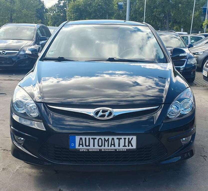 i30