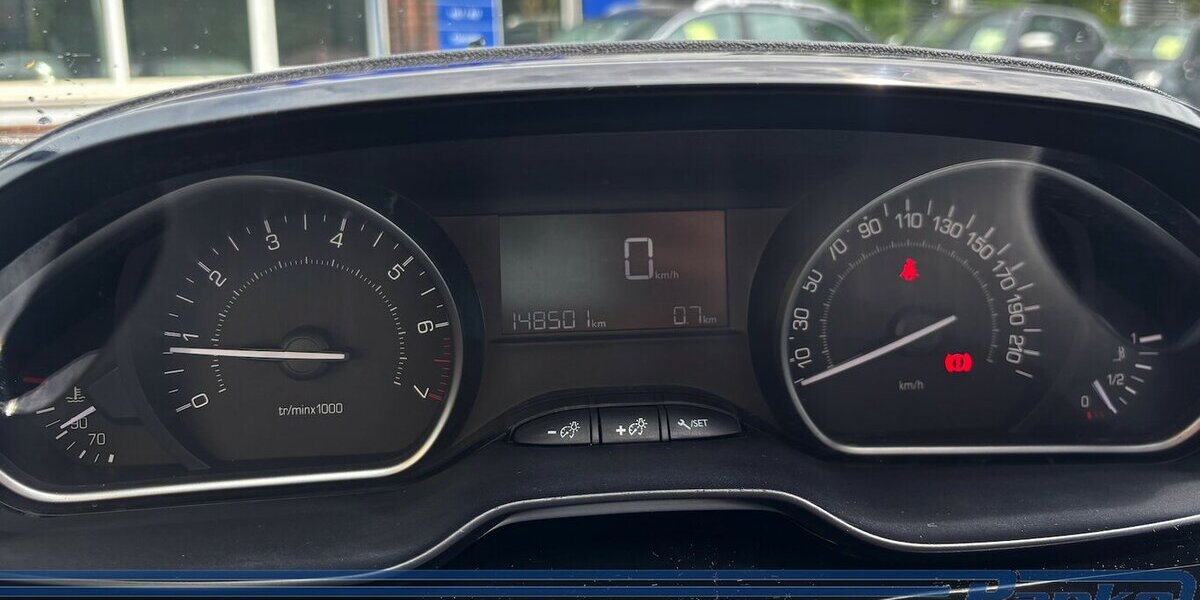 Peugeot 208 Active 1.0*5türig*PDC*Tempo*BT*Klima*USB* 148.501 km 4.490 &euro; Berlin 13187