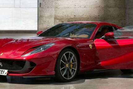 Ferrari 812 4.084 km 479.000 € Wustermark 14641