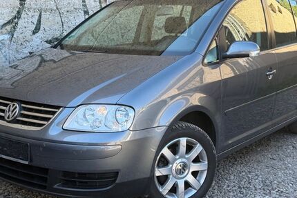 VW Touran 211.000 km 3.950 &euro; Berlin 10245