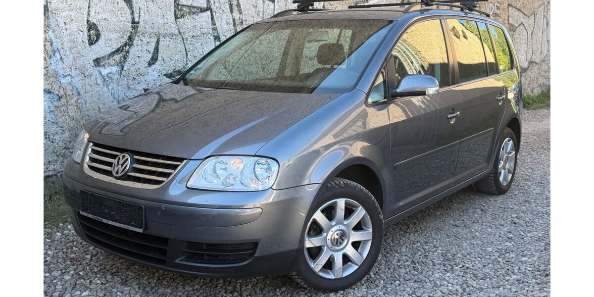 VW Touran 211.000 km 3.950 &euro; Berlin 10245