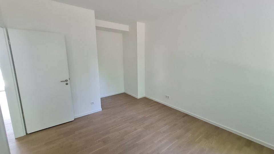 Erdgeschoßwohnung Berlin Marzahn-Hellersdorf - 2 Zimmer, 68 m&sup2;, 1.196&euro; | Angebot:26562653