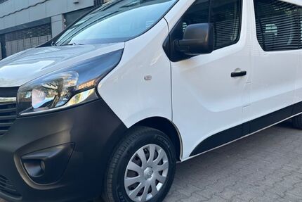 Opel Vivaro 135.277 km 14.980 &euro; Berlin 13353