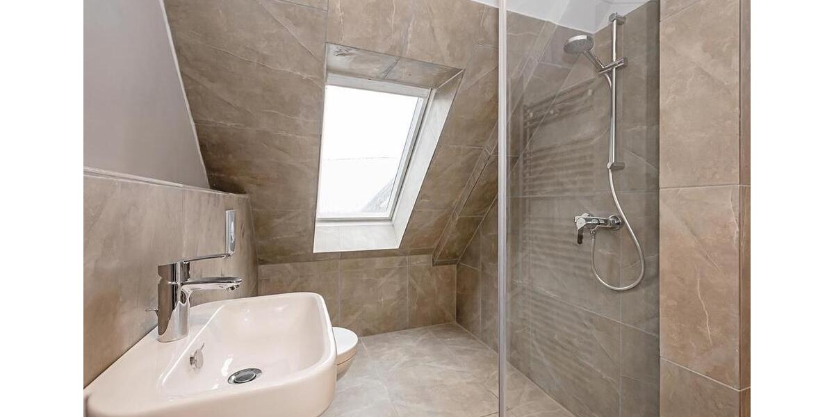 Dachgeschoßwohnung Berlin Charlottenburg-Wilmersdorf - 2 Zimmer, 74 m&sup2;, 2.200&euro; | Angebot:26104271