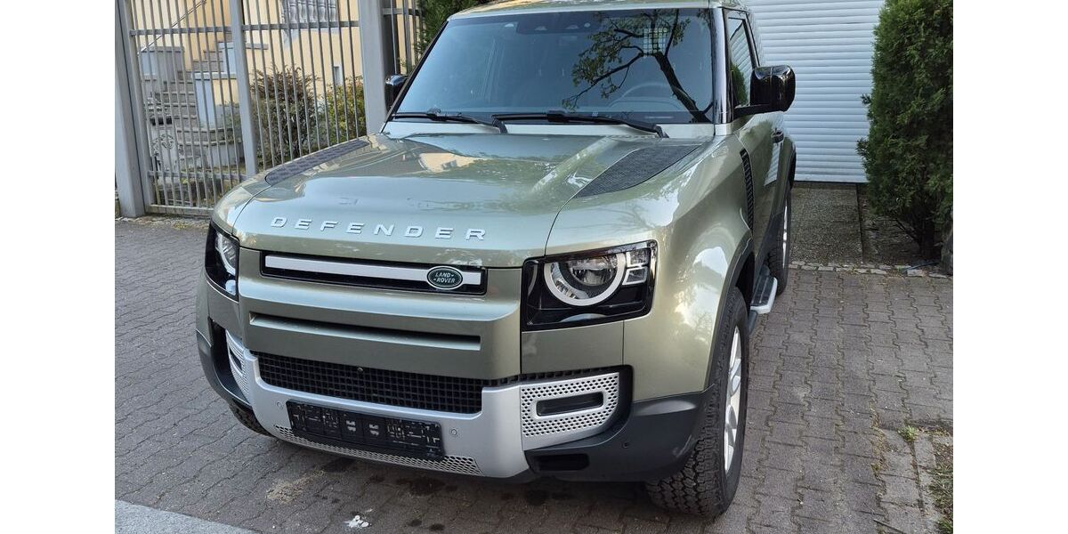 Land Rover Defender 73.014 km 43.980 &euro; Berlin 14052