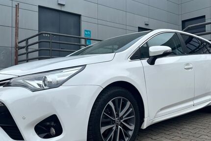 Toyota Avensis 103.978 km 14.980 &euro; Berlin 13353