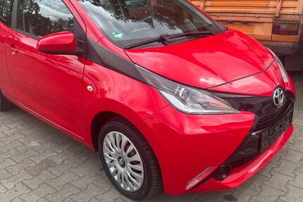 Toyota Aygo (X) 93.030 km 4.499 &euro; Berlin 12351