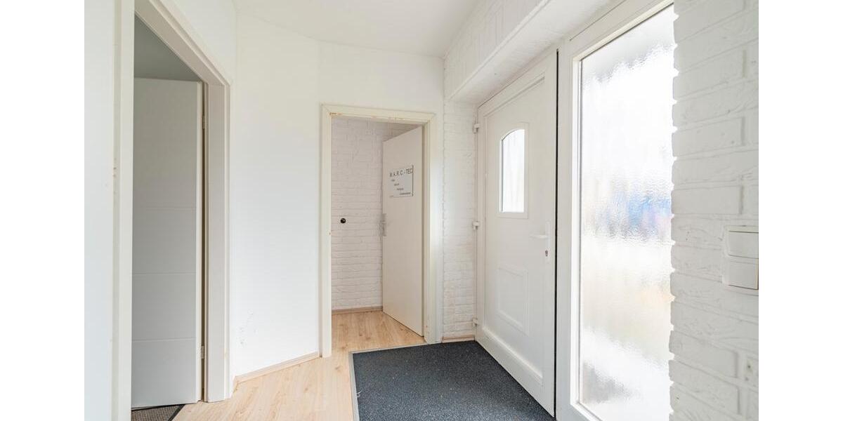 Leben und Arbeiten in Großziethen – Zweifamilienhaus mit großem Garten und Gewerbeeinheit 6 zimmer