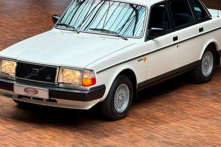 Volvo 240 53.389 km 21.500 &euro; Berlin 10553