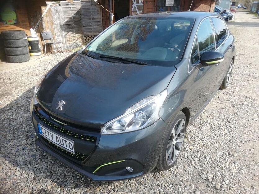 Peugeot 208 73.450 km 7.770 € Berlin - Französische Buchholz 13127