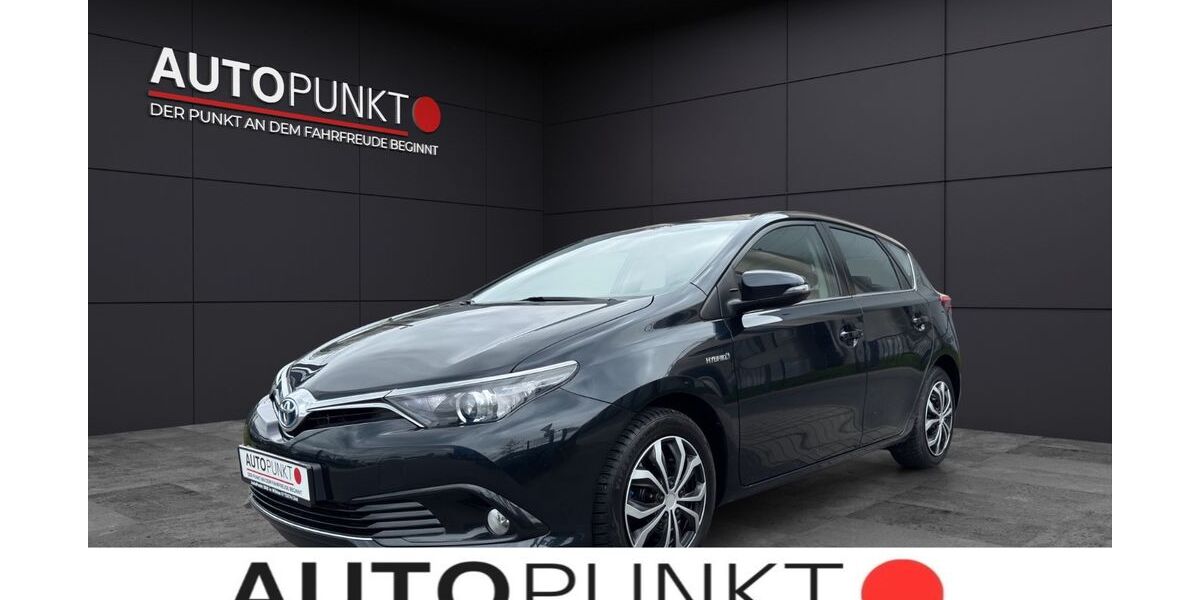 Toyota Auris 124.000 km 12.999 &euro; Wildau 15745