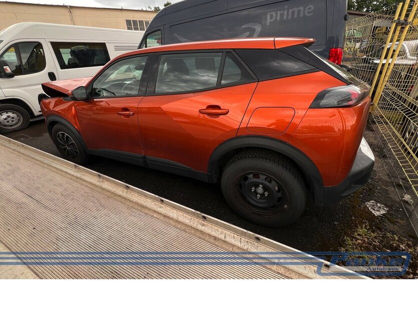 Peugeot 2008 1.2 PureTech 100 Active Pack*Unfall* 21.200 km 6.380 € Berlin 13187