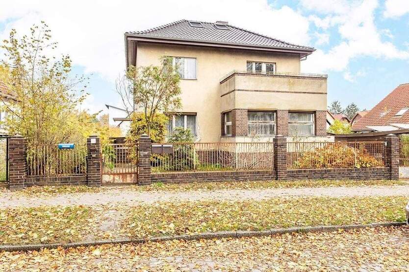 Sanierungs. Wohnhaus in Mahlsdorf-Nord mit attraktivem Grundstück 4 zimmer