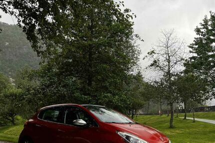 Peugeot 208 52.934 km 10.400 &euro; Berlin 12109