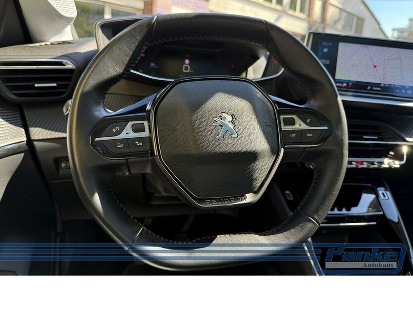 Peugeot 208 Allure*Pano*R-Cam*Navi*Keyless*LED* 32.381 km 13.990 € Berlin 13187