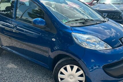 Peugeot 107 41.547 km 4.290 &euro; Berlin 13089