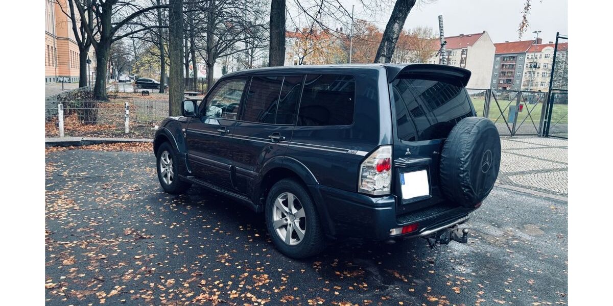 Mitsubishi Pajero 294.700 km 6.699 € Berlin 13587