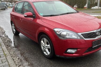 Kia ceed / Ceed 104.000 km 6.900 &euro; Hohen Neuendorf 16540