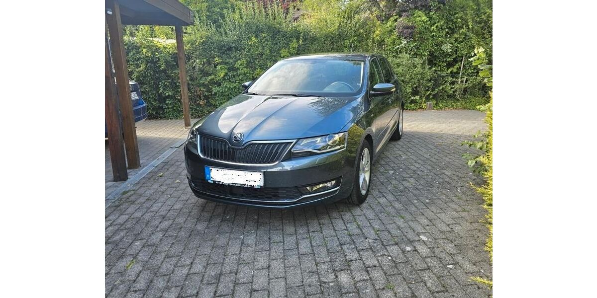 Skoda Rapid 108.992 km 8.900 &euro; Bernau bei Berlin 16321