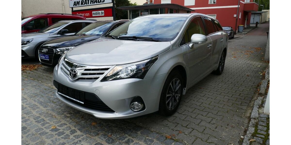 Toyota Avensis 130.343 km 11.950 &euro; Berlin-Tempelhof 12105