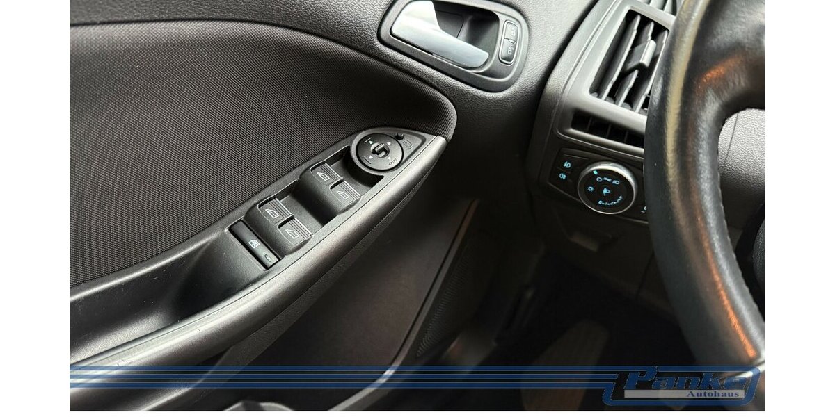 Ford Focus 1.0 EcoBoost Business*NAV*RFK*SHZ*Carplay* 111.786 km 7.480 &euro; Berlin 13187