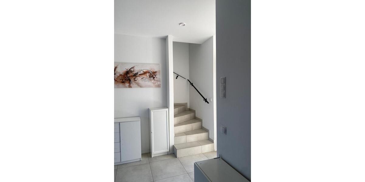 Etagenwohnung Schönefeld - 3 Zimmer, 85 m&sup2;, 2.250&euro; | Angebot:26073742