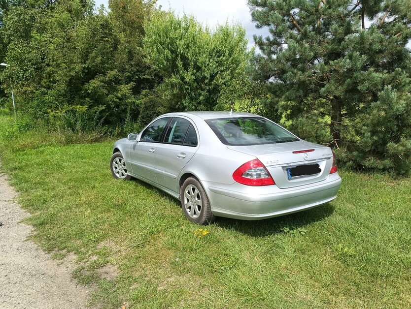 Mercedes-Benz E 200 223.000 km 5.300 € Brieselang 14656