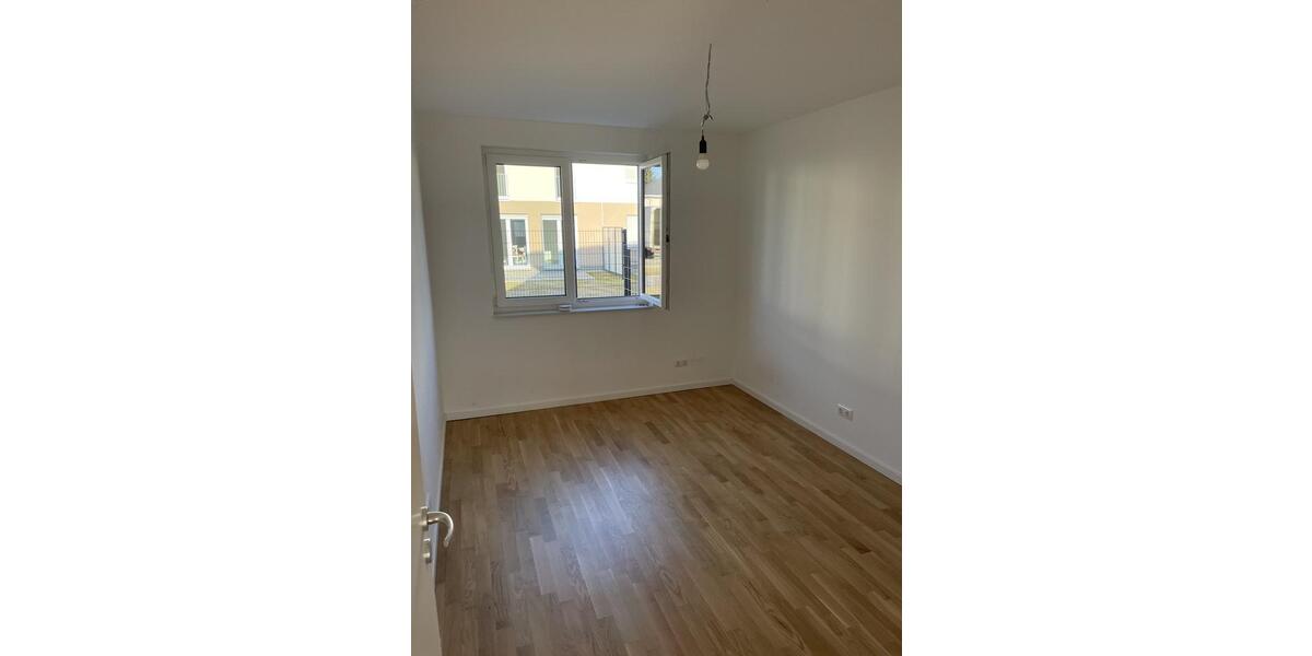 Doppelhaushälfte Schöneiche bei Berlin - 6 Zimmer, 140 m&sup2;, 2.500&euro; | Angebot:23971007