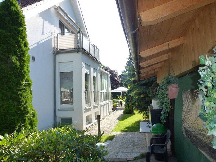 Großzügiges Architektenhaus, gepflegt, mit separater EinliegerWohnung
