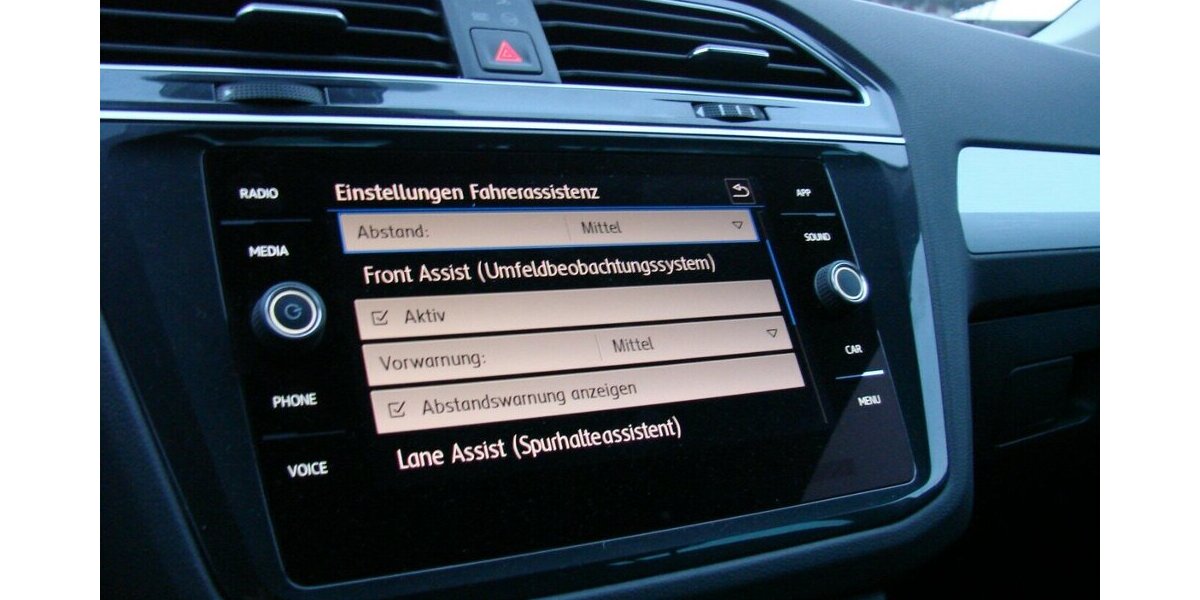 VW Tiguan 2.0TSi Comfortline BMT 4M SHZ ACC LED AHK 69.021 km 25.980 &euro; Falkensee 14612