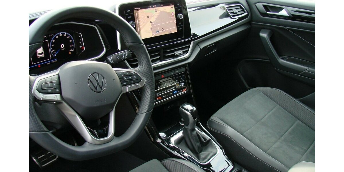 VW T-Roc 1.5TSi R-Line BMT IQ-Light ACC AHK Digital C 11.011 km 29.980 &euro; Falkensee 14612