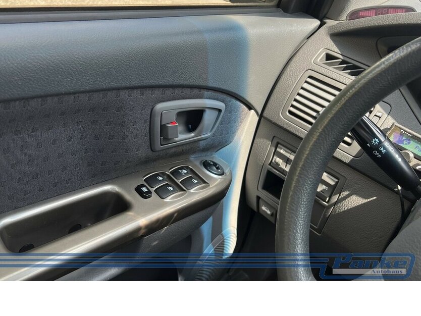 Kia Carens 2.0 16V EX Van*SchiebeD.*Klima*PDC*Bluet* 109.096 km 1.100 € Berlin 13187